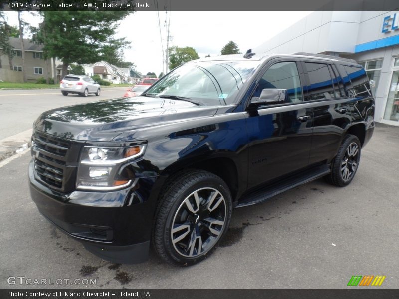 Front 3/4 View of 2019 Tahoe LT 4WD