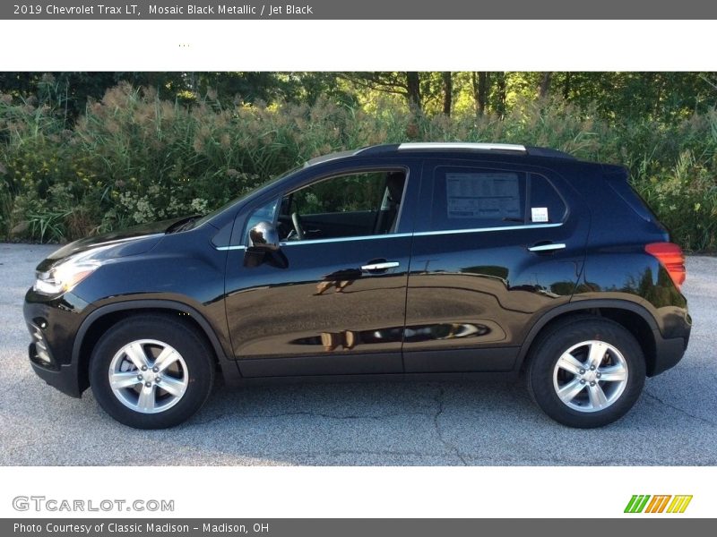 Mosaic Black Metallic / Jet Black 2019 Chevrolet Trax LT