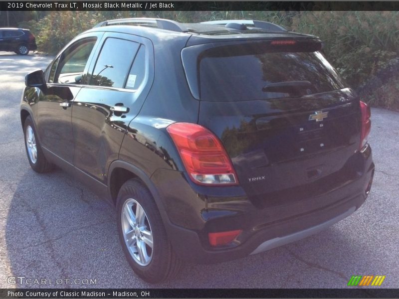 Mosaic Black Metallic / Jet Black 2019 Chevrolet Trax LT