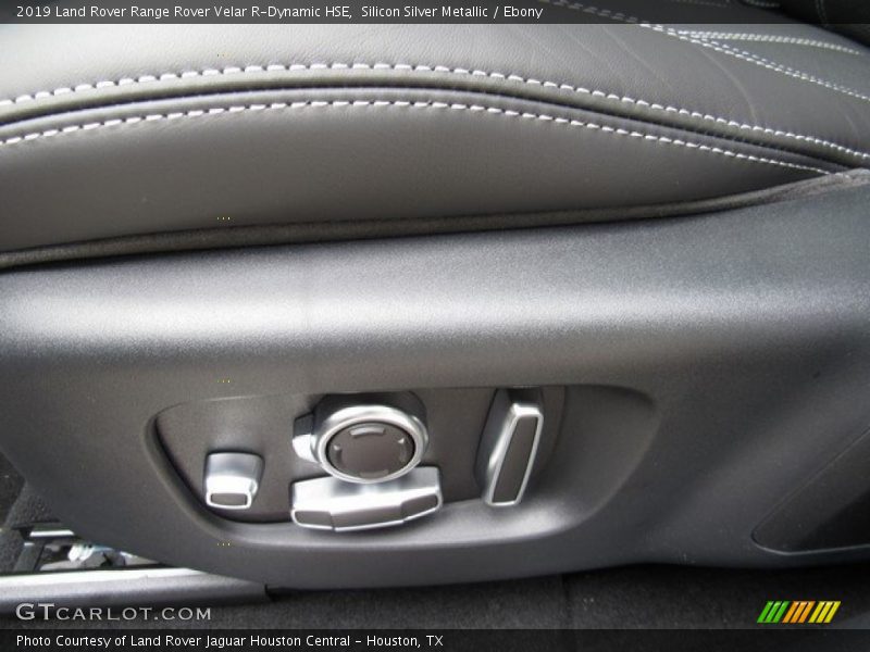 Controls of 2019 Range Rover Velar R-Dynamic HSE