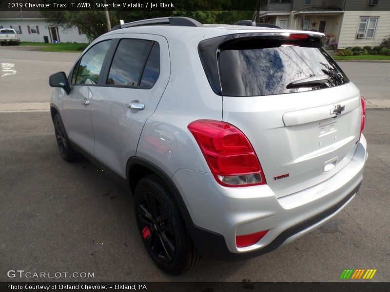 Silver Ice Metallic / Jet Black 2019 Chevrolet Trax LT AWD