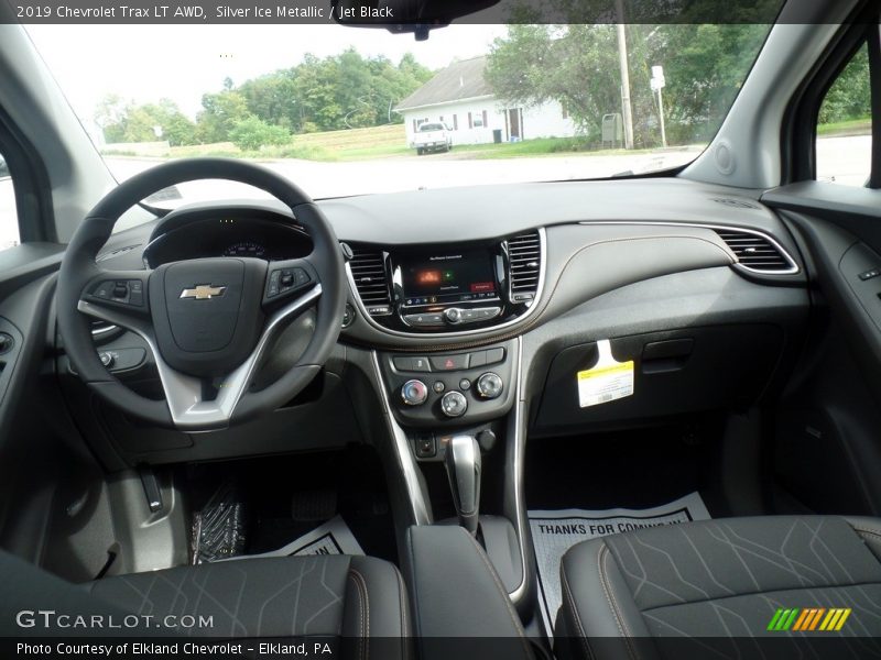 Silver Ice Metallic / Jet Black 2019 Chevrolet Trax LT AWD