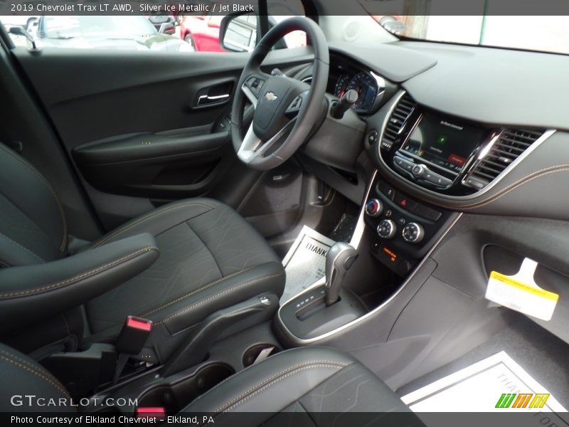 Silver Ice Metallic / Jet Black 2019 Chevrolet Trax LT AWD