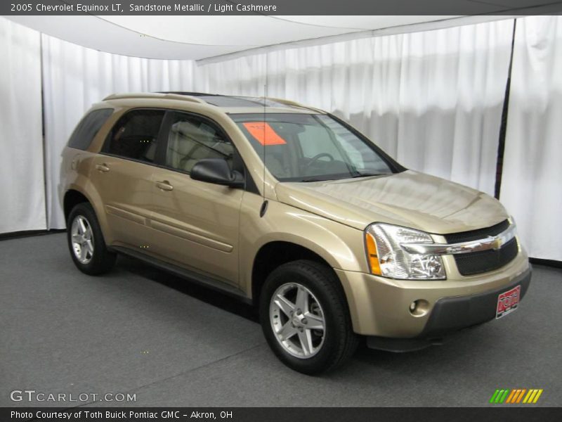 Sandstone Metallic / Light Cashmere 2005 Chevrolet Equinox LT