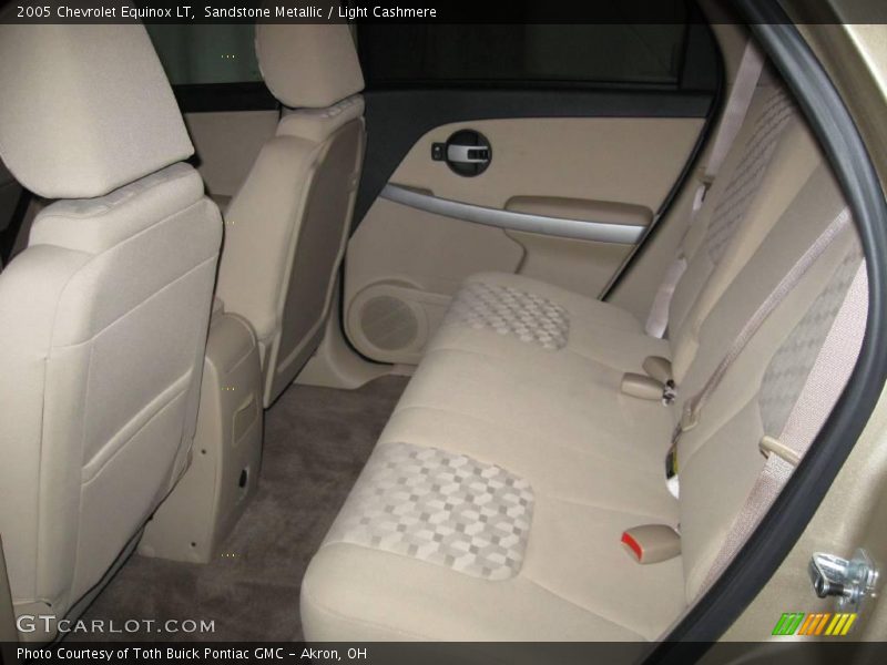 Sandstone Metallic / Light Cashmere 2005 Chevrolet Equinox LT
