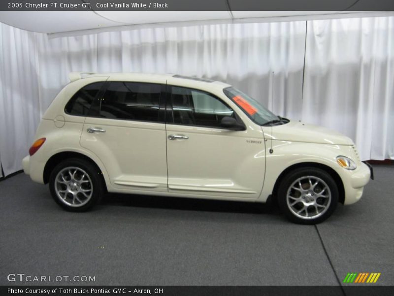Cool Vanilla White / Black 2005 Chrysler PT Cruiser GT