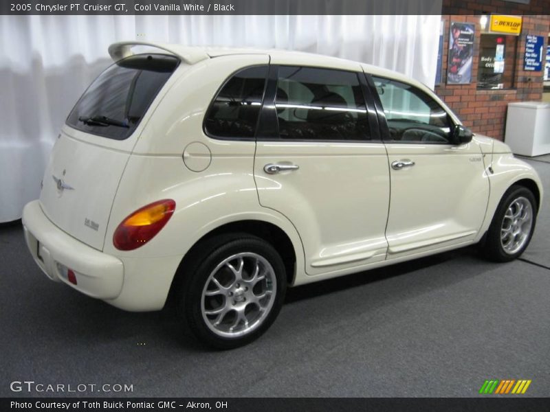 Cool Vanilla White / Black 2005 Chrysler PT Cruiser GT