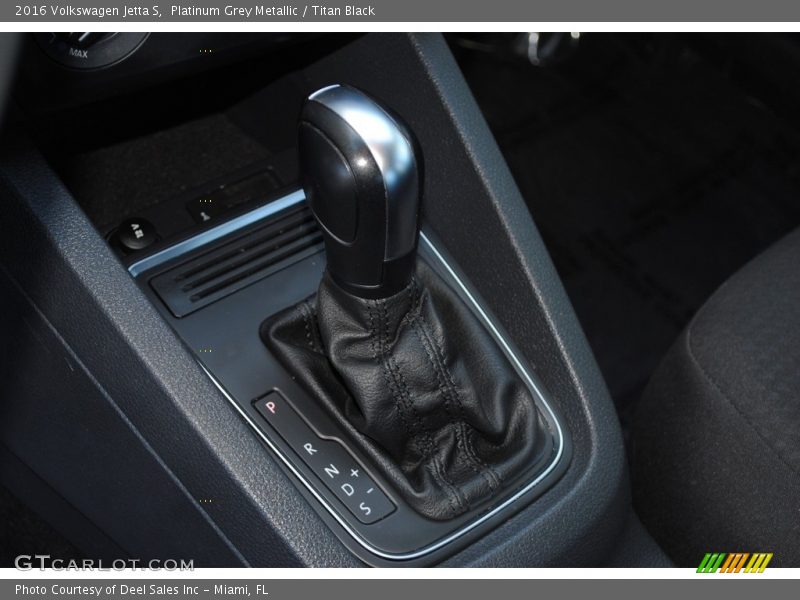 Platinum Grey Metallic / Titan Black 2016 Volkswagen Jetta S