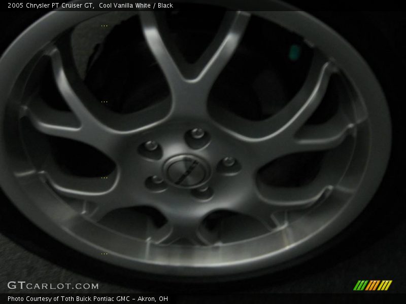 Cool Vanilla White / Black 2005 Chrysler PT Cruiser GT