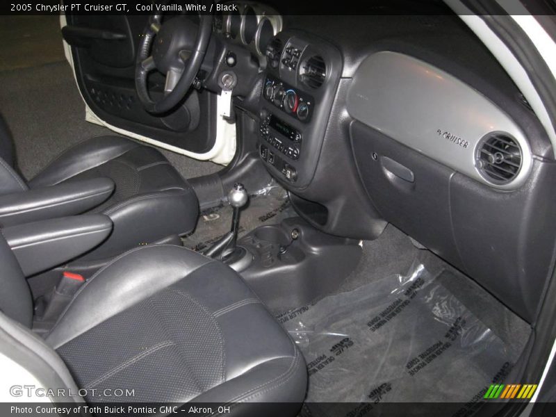 Cool Vanilla White / Black 2005 Chrysler PT Cruiser GT