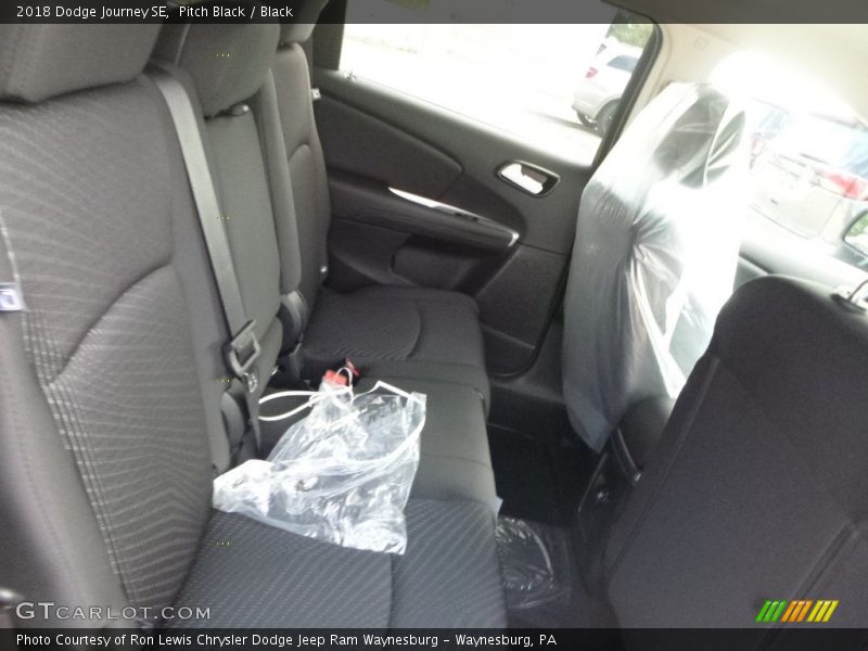 Pitch Black / Black 2018 Dodge Journey SE