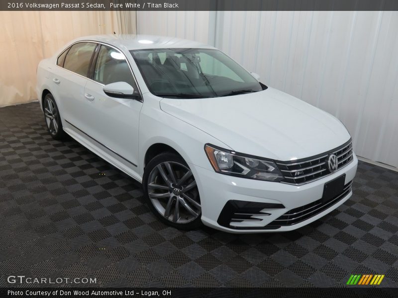 Pure White / Titan Black 2016 Volkswagen Passat S Sedan