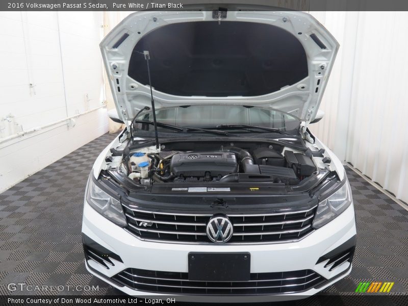 Pure White / Titan Black 2016 Volkswagen Passat S Sedan