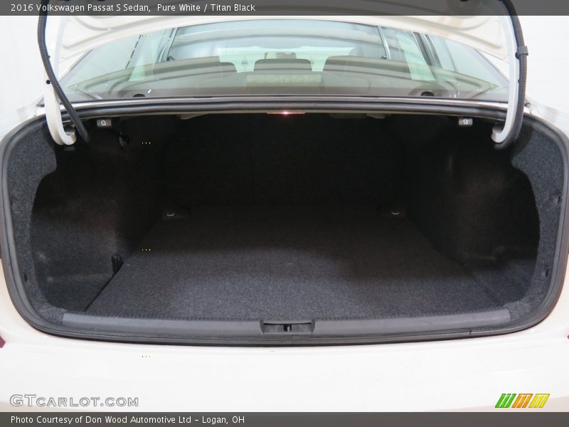 Pure White / Titan Black 2016 Volkswagen Passat S Sedan
