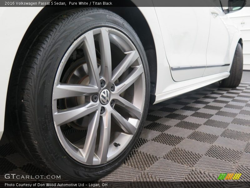 Pure White / Titan Black 2016 Volkswagen Passat S Sedan