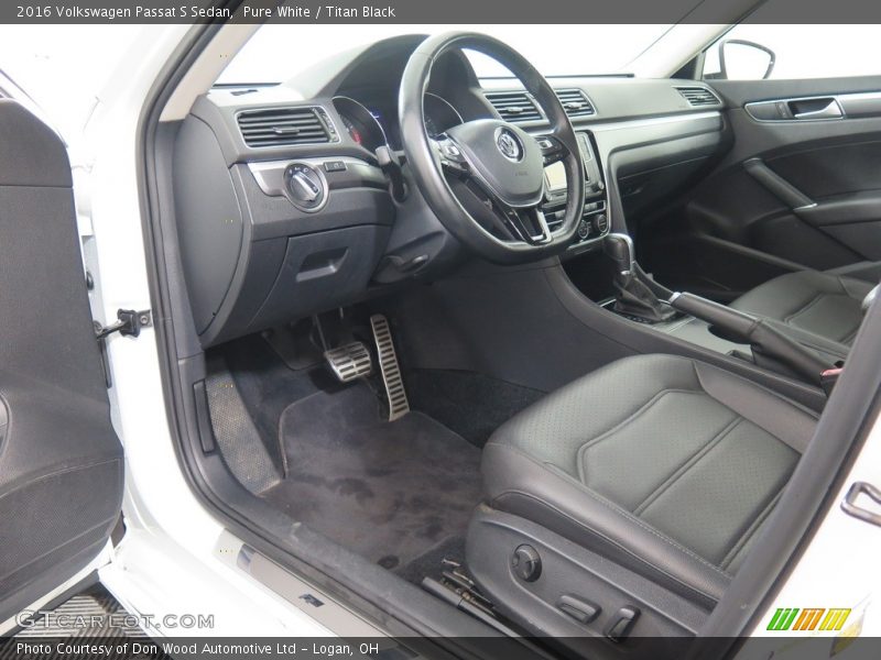 Pure White / Titan Black 2016 Volkswagen Passat S Sedan