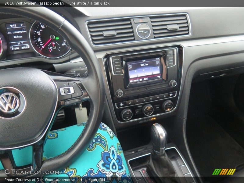 Pure White / Titan Black 2016 Volkswagen Passat S Sedan