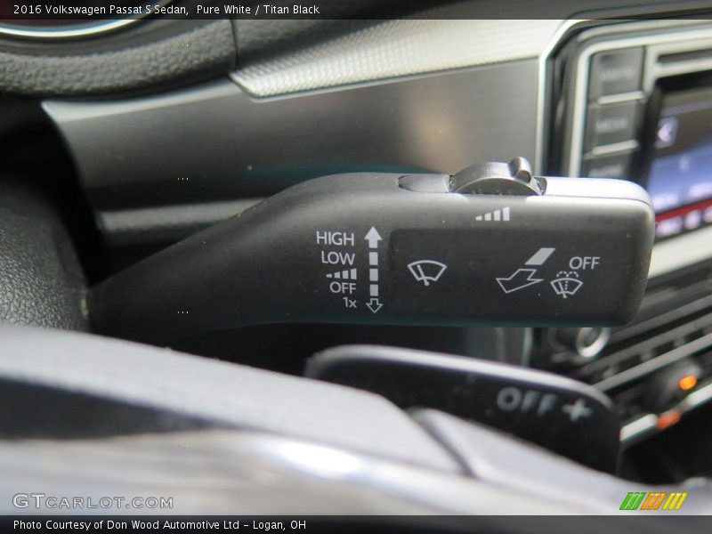 Pure White / Titan Black 2016 Volkswagen Passat S Sedan