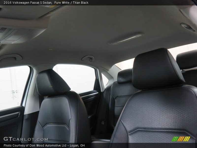 Pure White / Titan Black 2016 Volkswagen Passat S Sedan