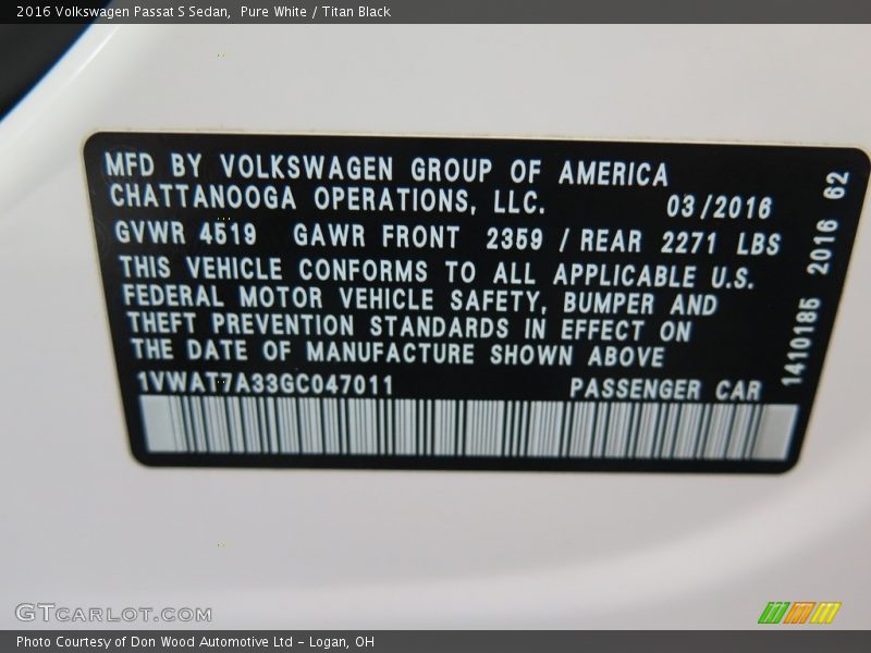 Pure White / Titan Black 2016 Volkswagen Passat S Sedan