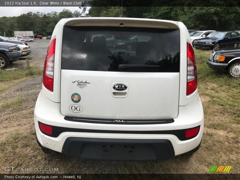 Clear White / Black Cloth 2013 Kia Soul 1.6