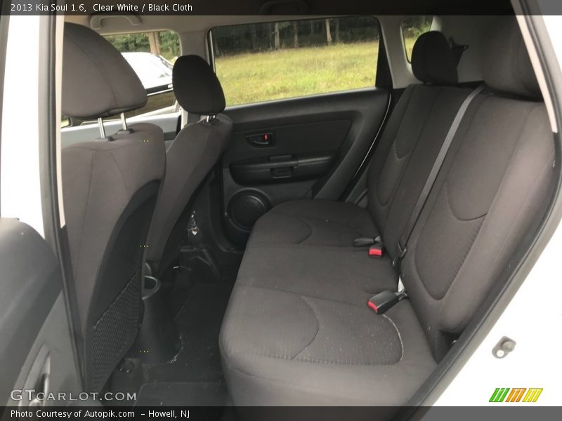 Clear White / Black Cloth 2013 Kia Soul 1.6