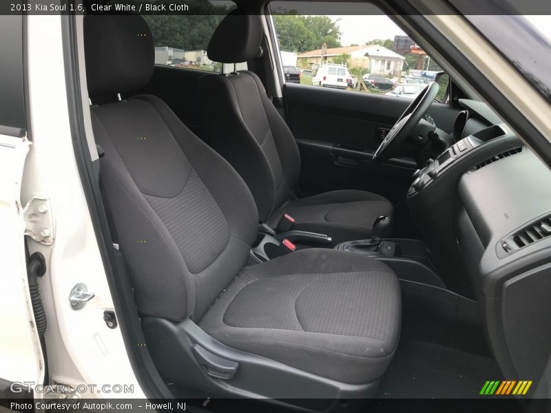 Clear White / Black Cloth 2013 Kia Soul 1.6