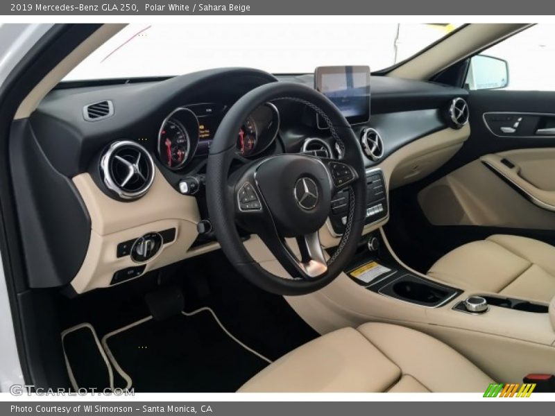 Polar White / Sahara Beige 2019 Mercedes-Benz GLA 250