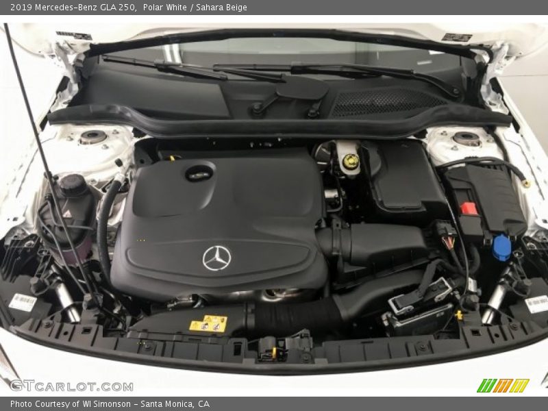 Polar White / Sahara Beige 2019 Mercedes-Benz GLA 250