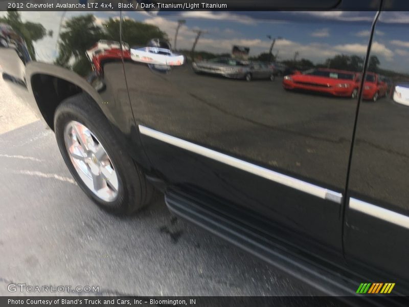 Black / Dark Titanium/Light Titanium 2012 Chevrolet Avalanche LTZ 4x4