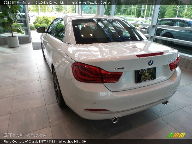 Mineral White Metallic / Cognac 2019 BMW 4 Series 440i xDrive Convertible