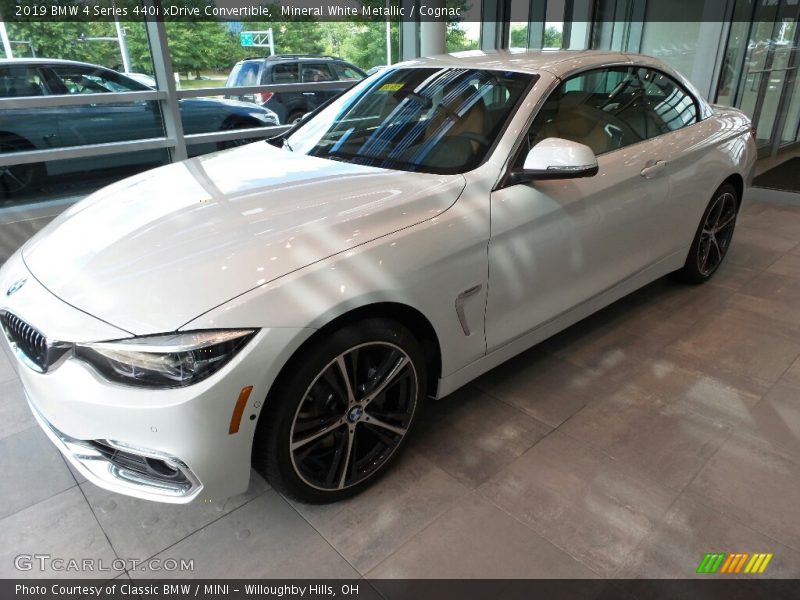 Mineral White Metallic / Cognac 2019 BMW 4 Series 440i xDrive Convertible