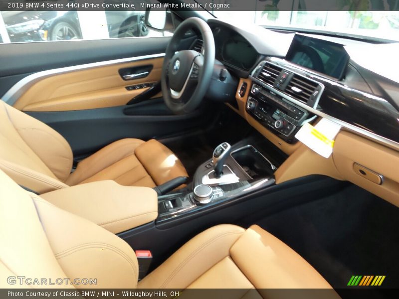 Mineral White Metallic / Cognac 2019 BMW 4 Series 440i xDrive Convertible