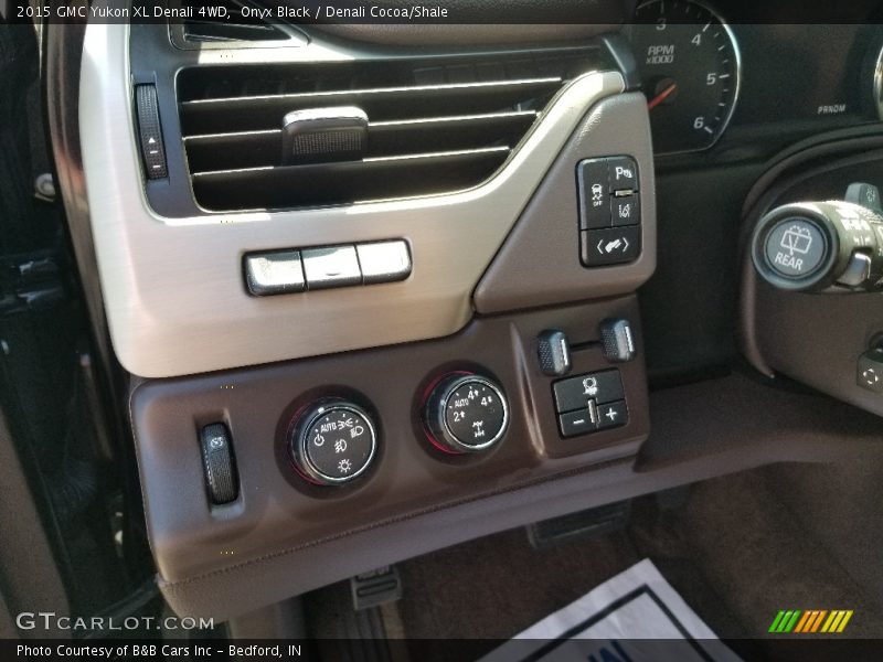 Onyx Black / Denali Cocoa/Shale 2015 GMC Yukon XL Denali 4WD
