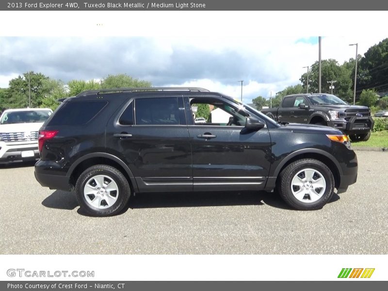Tuxedo Black Metallic / Medium Light Stone 2013 Ford Explorer 4WD
