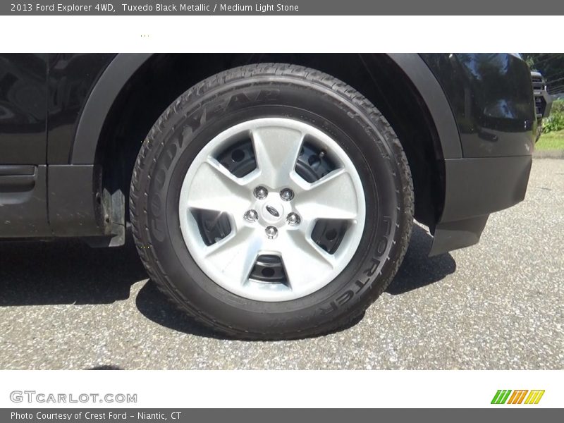 Tuxedo Black Metallic / Medium Light Stone 2013 Ford Explorer 4WD