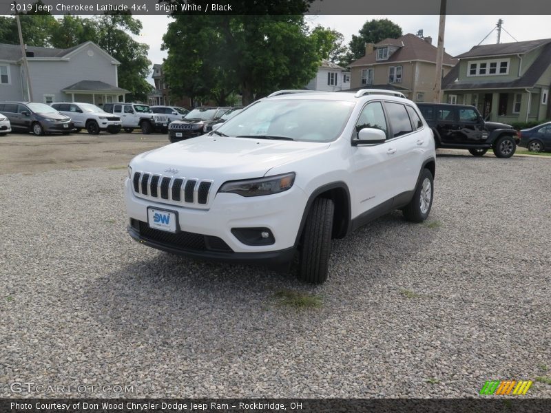 Bright White / Black 2019 Jeep Cherokee Latitude 4x4