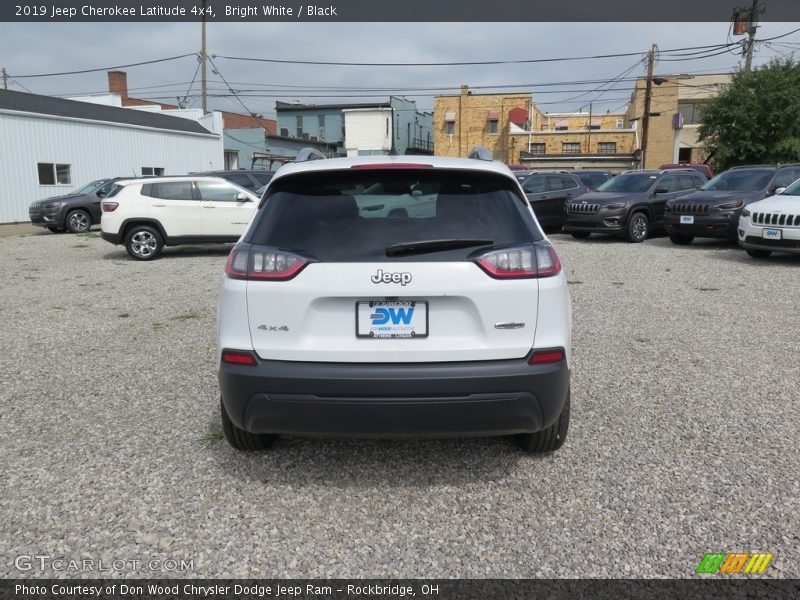 Bright White / Black 2019 Jeep Cherokee Latitude 4x4