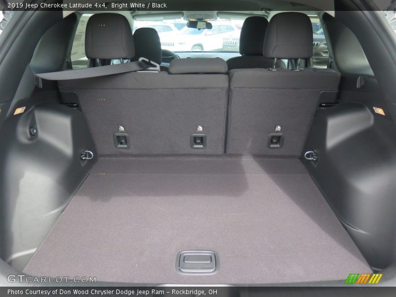 Bright White / Black 2019 Jeep Cherokee Latitude 4x4