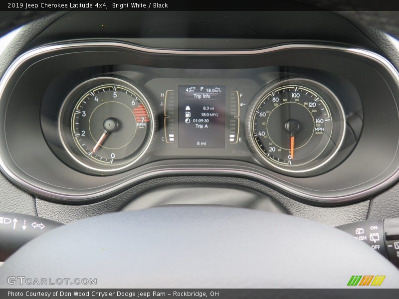 Bright White / Black 2019 Jeep Cherokee Latitude 4x4