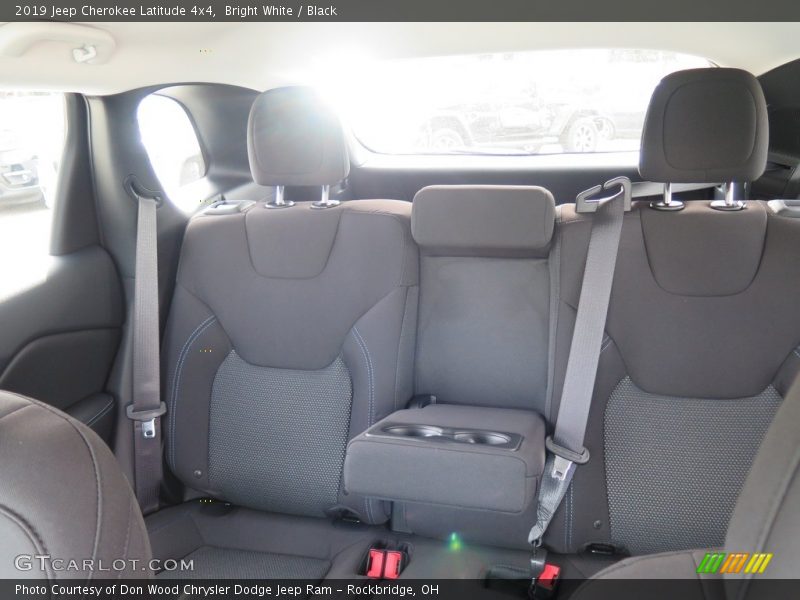 Bright White / Black 2019 Jeep Cherokee Latitude 4x4