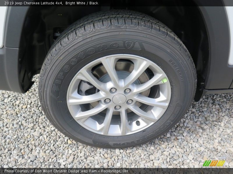 Bright White / Black 2019 Jeep Cherokee Latitude 4x4