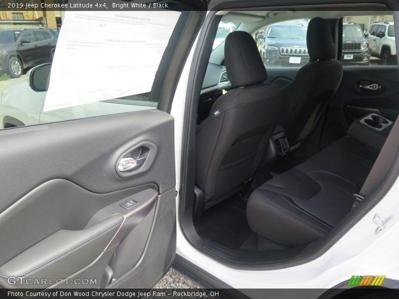 Bright White / Black 2019 Jeep Cherokee Latitude 4x4