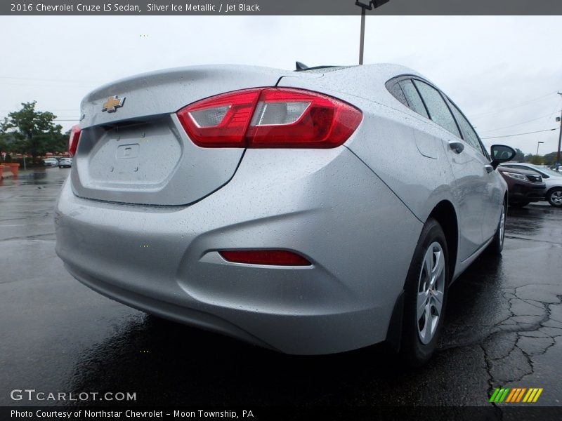 Silver Ice Metallic / Jet Black 2016 Chevrolet Cruze LS Sedan