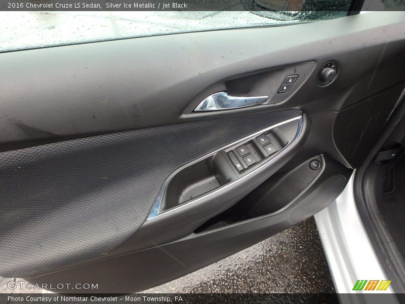 Silver Ice Metallic / Jet Black 2016 Chevrolet Cruze LS Sedan