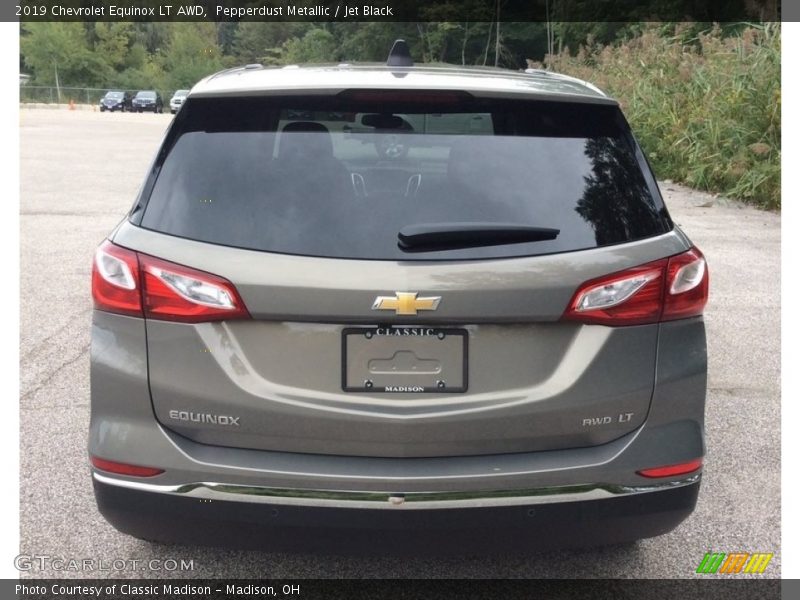 Pepperdust Metallic / Jet Black 2019 Chevrolet Equinox LT AWD