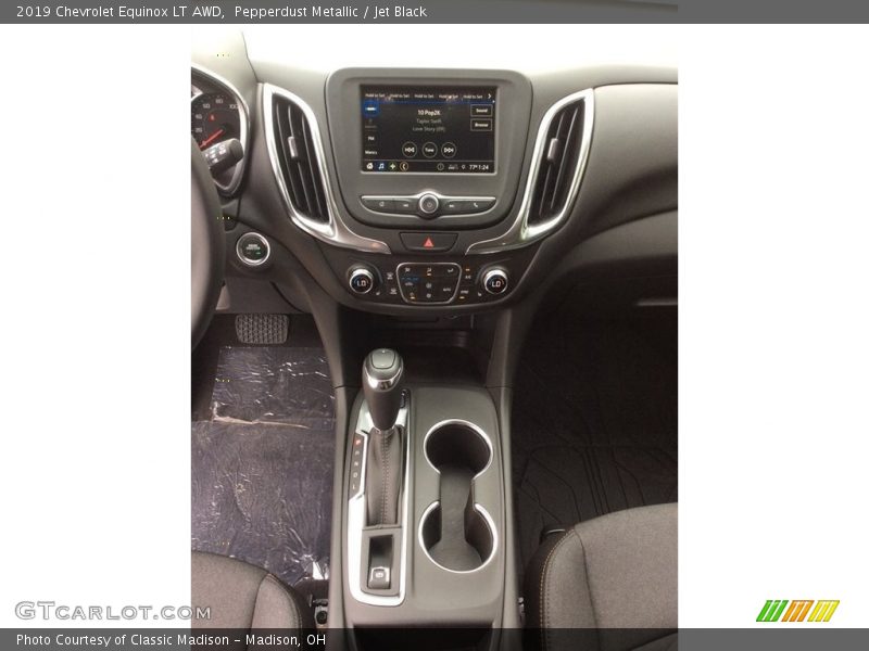 Pepperdust Metallic / Jet Black 2019 Chevrolet Equinox LT AWD