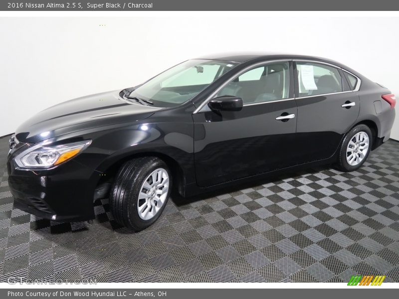 Super Black / Charcoal 2016 Nissan Altima 2.5 S