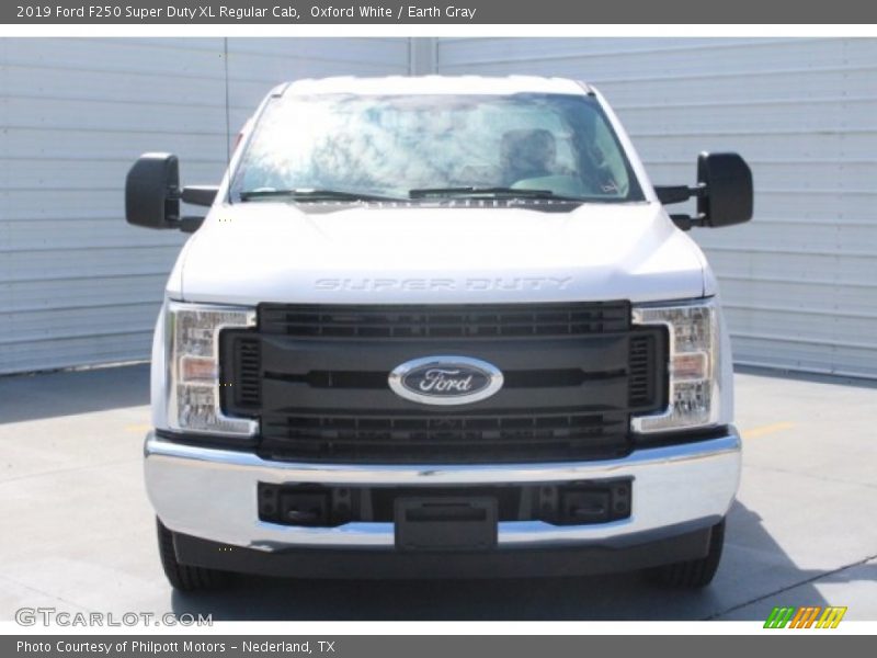 Oxford White / Earth Gray 2019 Ford F250 Super Duty XL Regular Cab