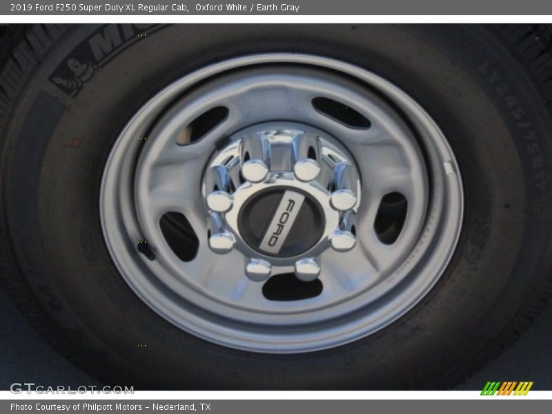 Oxford White / Earth Gray 2019 Ford F250 Super Duty XL Regular Cab